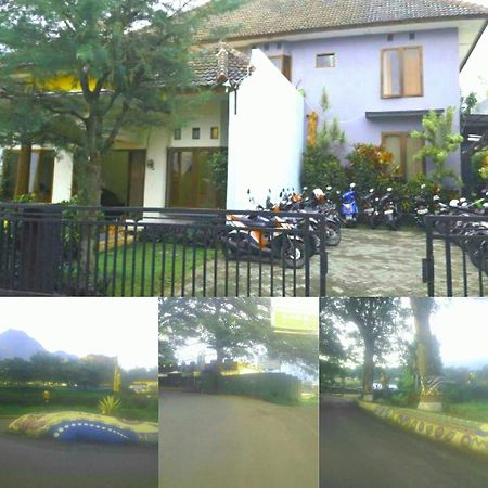 Strawberry Villa & Guest House Batu (East Java) Bagian luar foto